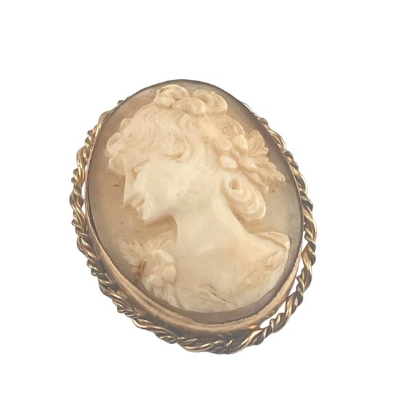 Vintage INC Gold Filled 1 1/8" Cameo Brooch With Braided Gold-Tone Frame - Picture 1 of 9